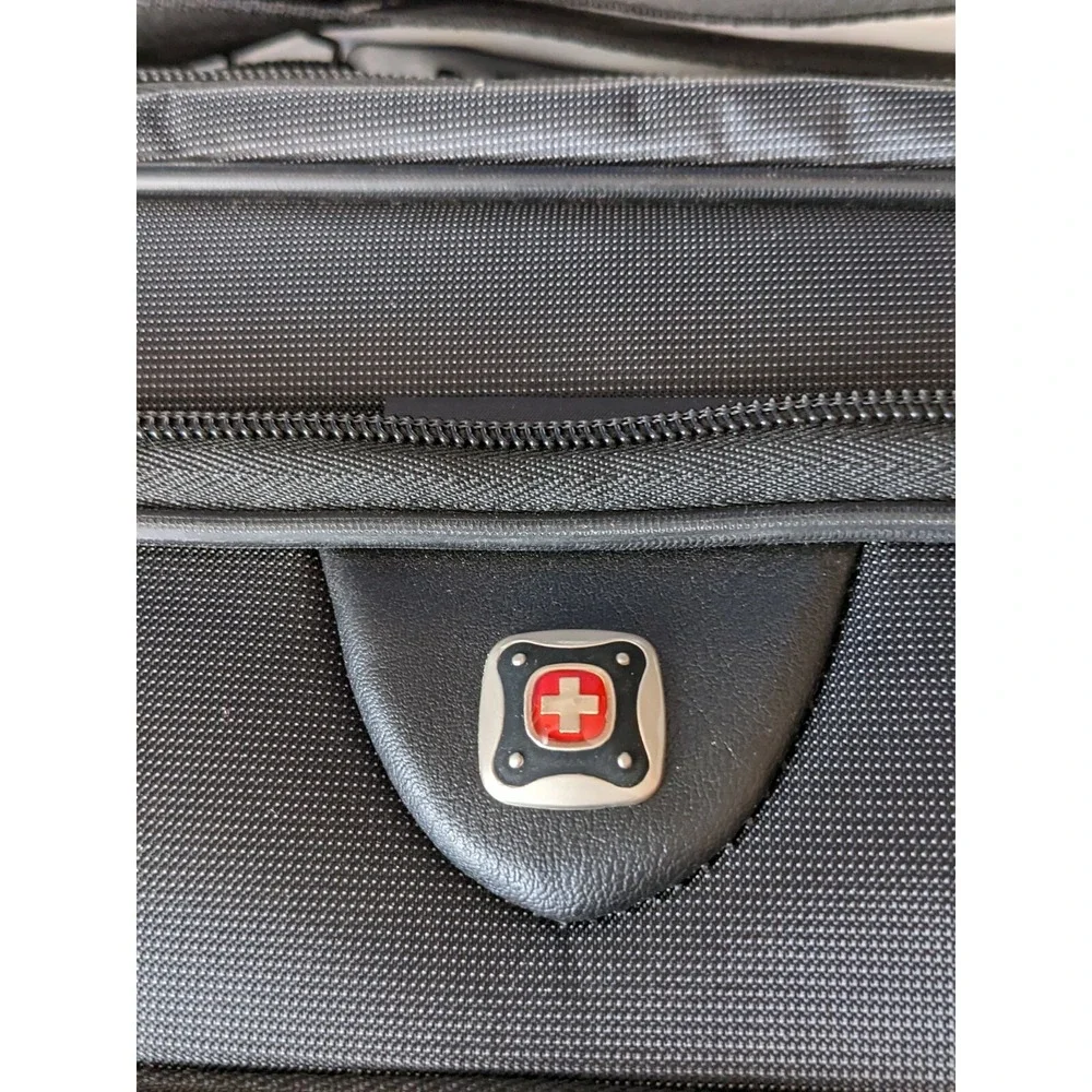 SwissGear Checkpoint Friendly 15.6 Laptop Briefcase Messenger Bag Black New